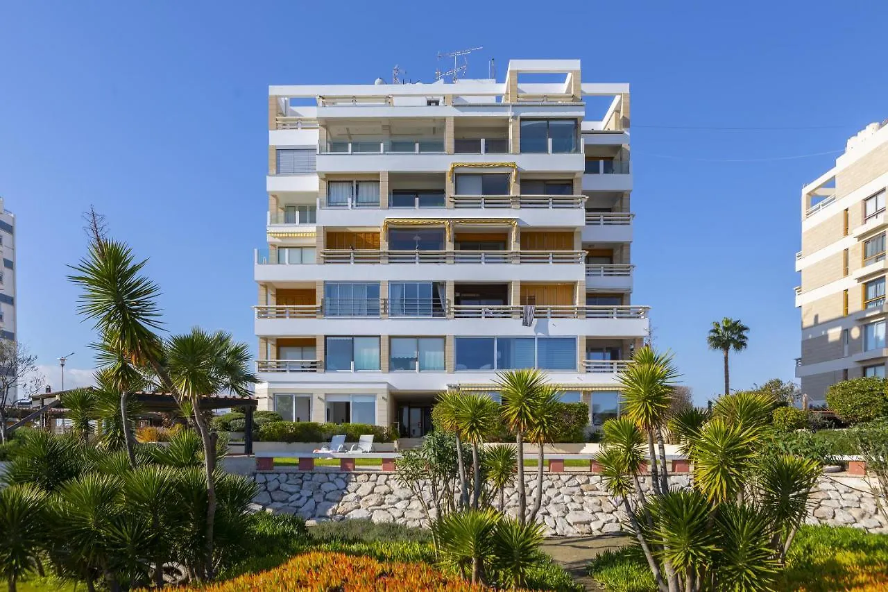 Mackenzie Castella Beachfront Suite Λάρνακα 0*,  Κύπρος