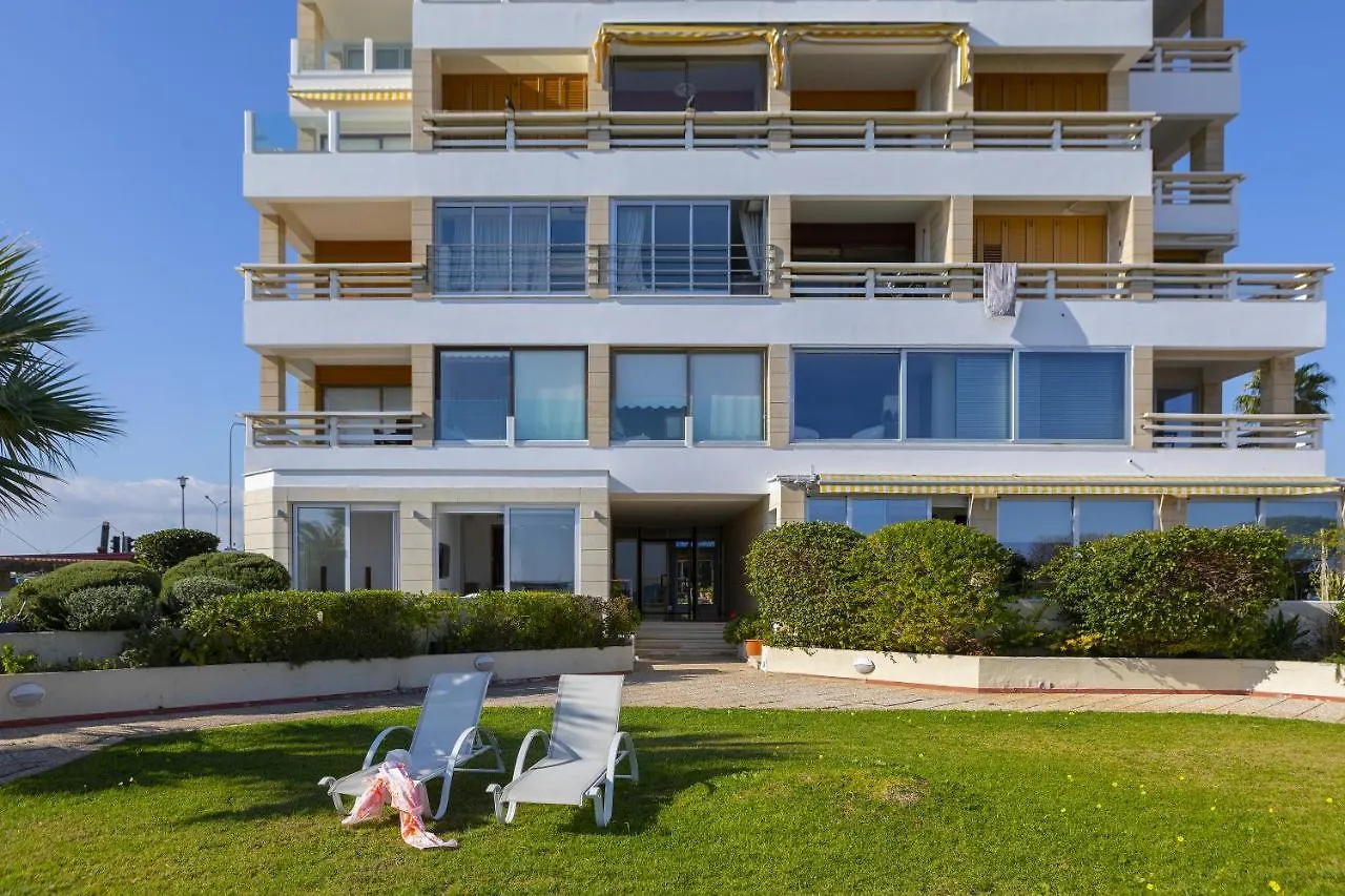 Mackenzie Castella Beachfront Suite Λάρνακα