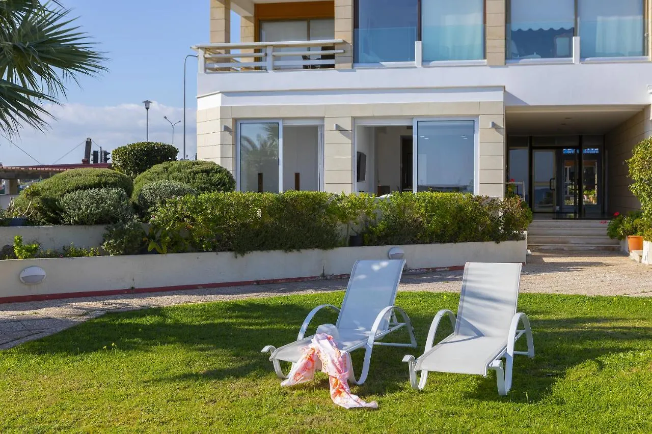 Mackenzie Castella Beachfront Suite Λάρνακα 0*,