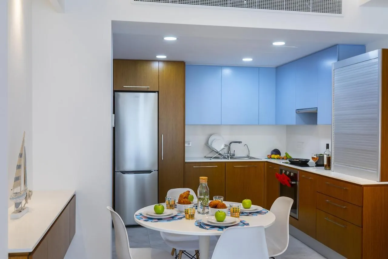 Διαμέρισμα Mackenzie Castella Beachfront Suite Λάρνακα